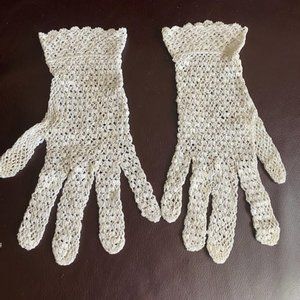 VINTAGE CROCHETED  LACE DRESS BRIDE GLOVES.
